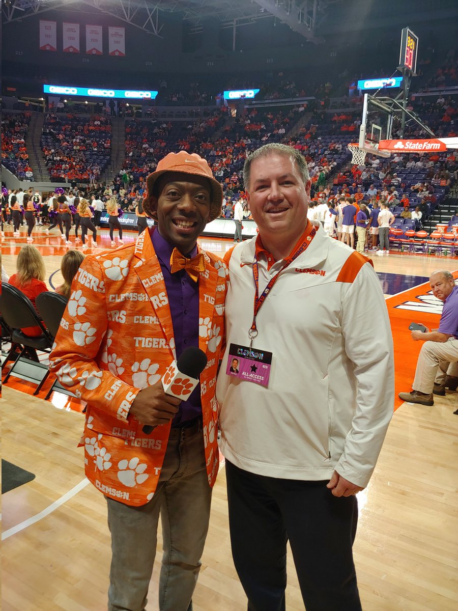 Mike Money tweet media