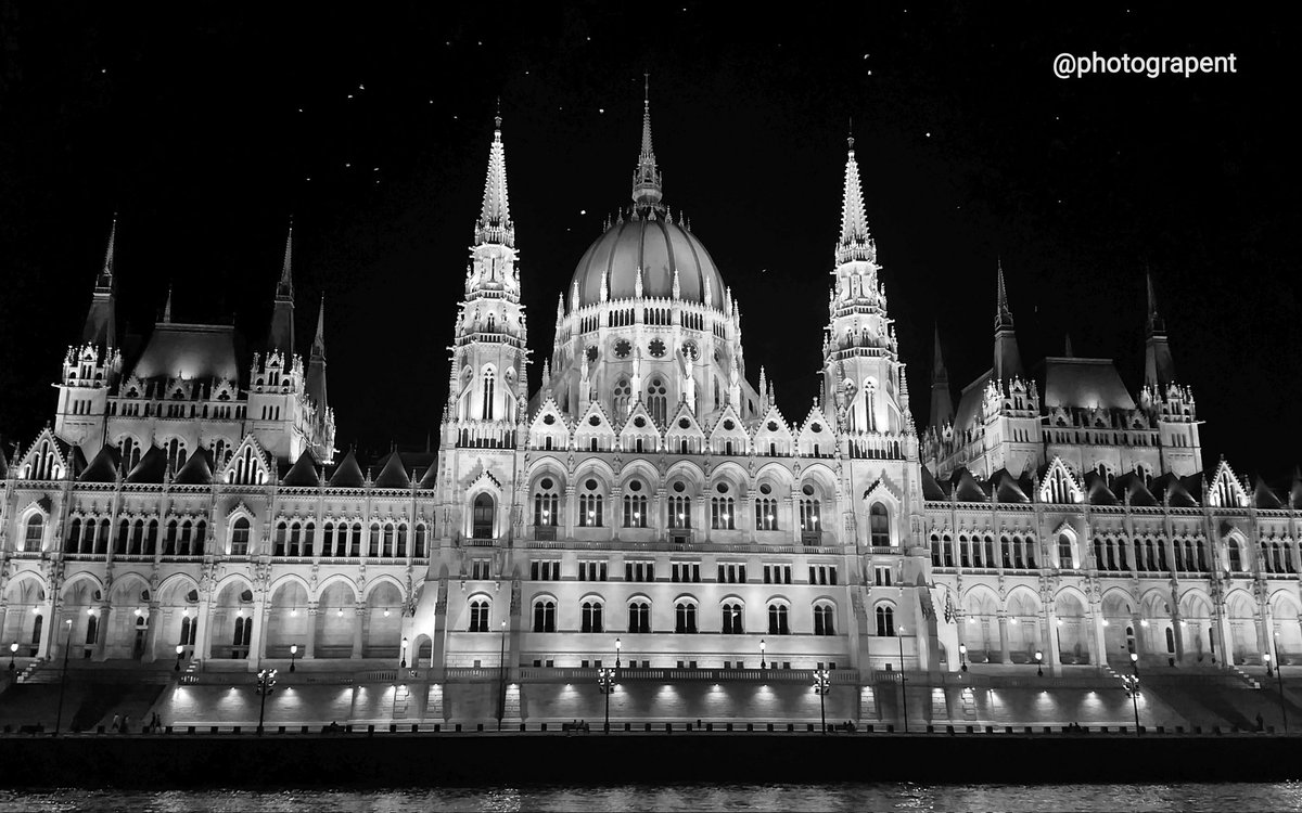 photograpent's tweet photo. Országház
Hungarian Parliament Building
Budapest 2016
#blackandwhitephotography #blackandwhitephoto #nftphotography #nftphotographer #NFTCollection #NFTCommunity #budapest https://t.co/0Edwmo6qRZ