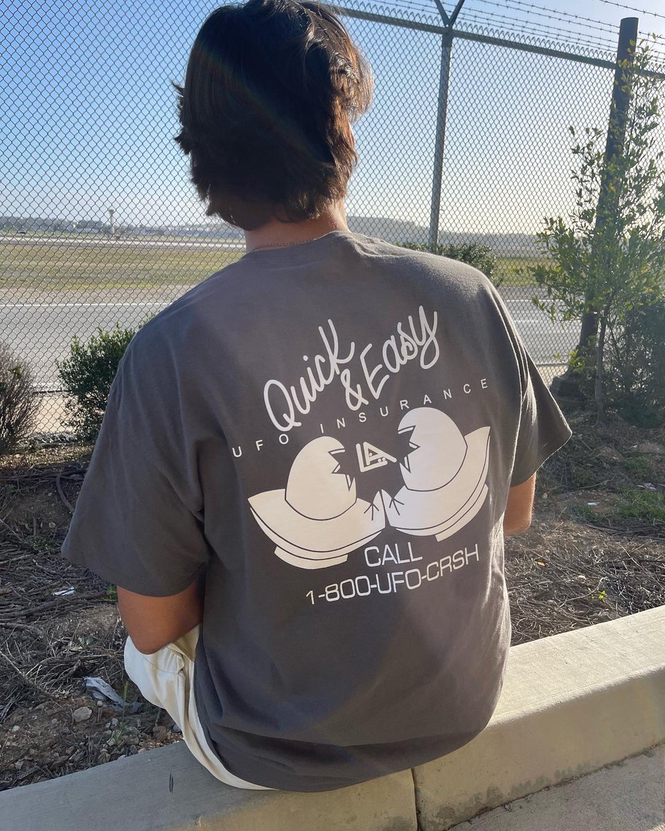 eclipseclothing's tweet photo. https://t.co/99EkNR9Dqr new tees.    #ufo #insurance #space #losangeles #losalienges #LA #spacex #alien https://t.co/Hvftt8spZy