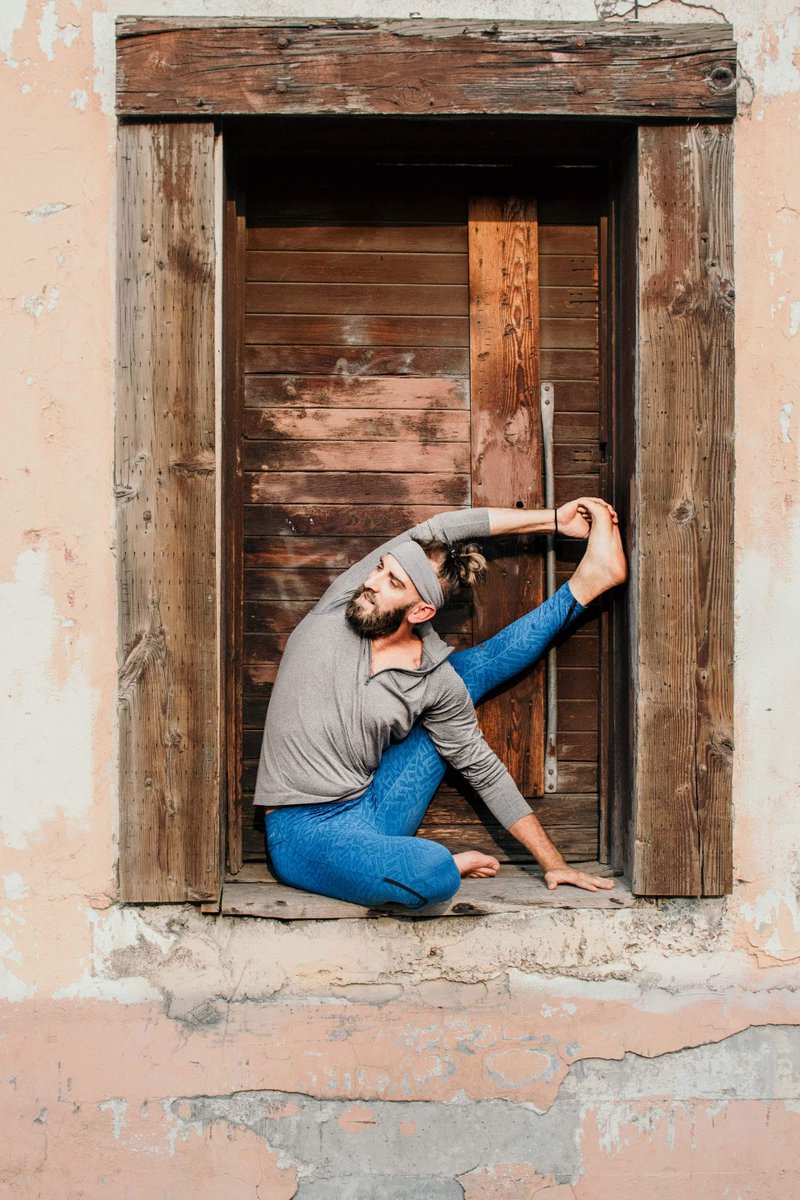 commonbondyoga's tweet photo. Have you entered into our #giveaway yet?!
.
From 2/14 - 3/1 send us a 2-3mins video clip describing how yoga has impacted your life for a chance to win your choice of either a Yoga Bag -or- a 1mos Studio Membership! 
.
Submit your clips here! > hello@commonbondyoga.com https://t.co/iuU0zEUZ8W