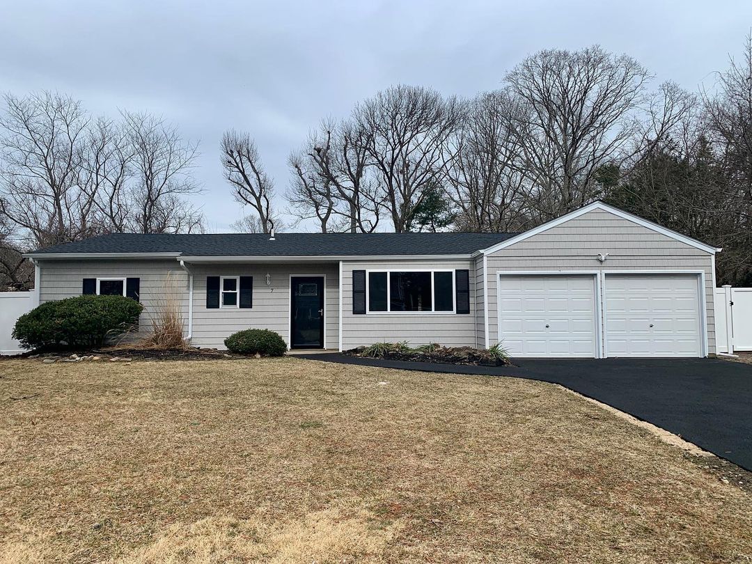 Another Fannie Mae REO wrapped up in Coram! 🏠