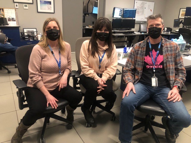 navcanada's tweet photo. 🎉 Aujourd’hui est la Journée du chandail rose! 🎉
Célébrez avec nous l’unicité et la diversité, et unissons-nous pour vaincre l’intimidation.
#EntraidonsNous #JournéeChandailRose https://t.co/3HSTrRmYsn