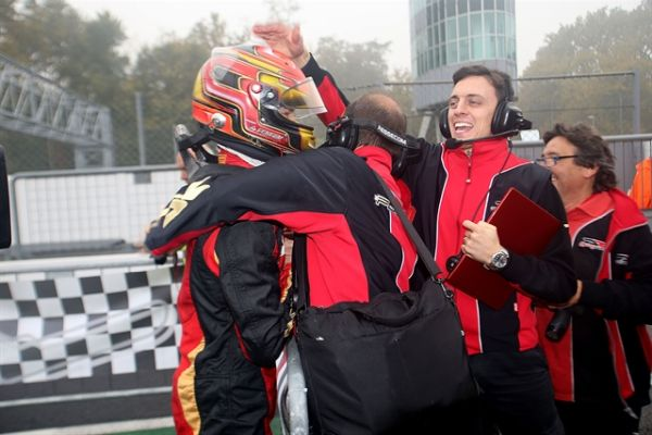 FIAWEC_F1v's tweet photo. CASTRONEVES/PETROV VENCEM AS 3 HORAS DE SÃO PAULO!

- A dupla soube administrar a vantagem após a otima estratégia da @MercedesF1v_, levando a equipe alemã vencer a primeira em sua história na WEC
- Já pelo LMP2, a dupla campeã de 2017 da @SoroRacingTeam, vence em seu retorno! https://t.co/Z5NVNtuyRE