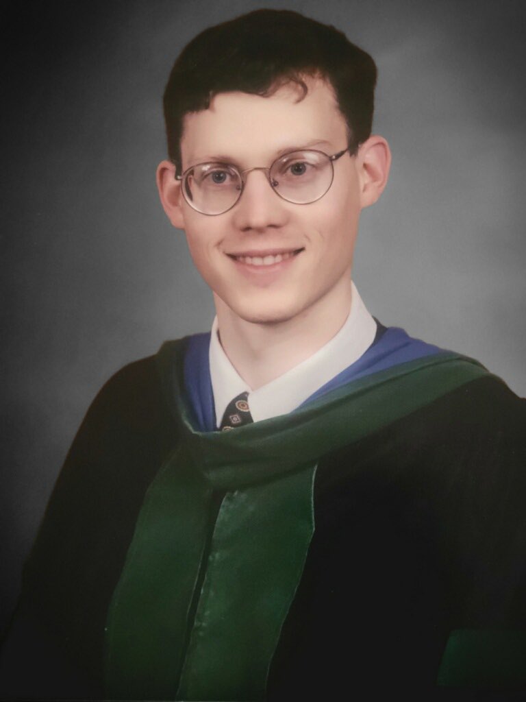 1/🧵 Over a decade ago, I met a young physician. I was blessed by his grace. Today with many others, I attended his funeral.

He liked fast cars. Taught his 2 y/o daughter to point to her thyroid. And always asked, “How may I help you?”

What did I learn from Dr. Michael Fowler?