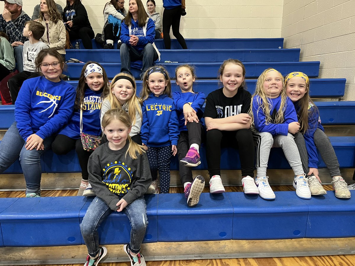 MagBry34's tweet photo. Supporting the Lady Electrics tonight! @PhiloYouthBball โก๏ธ๐๐ #GoPhilo https://t.co/y9G5oMg7Xi