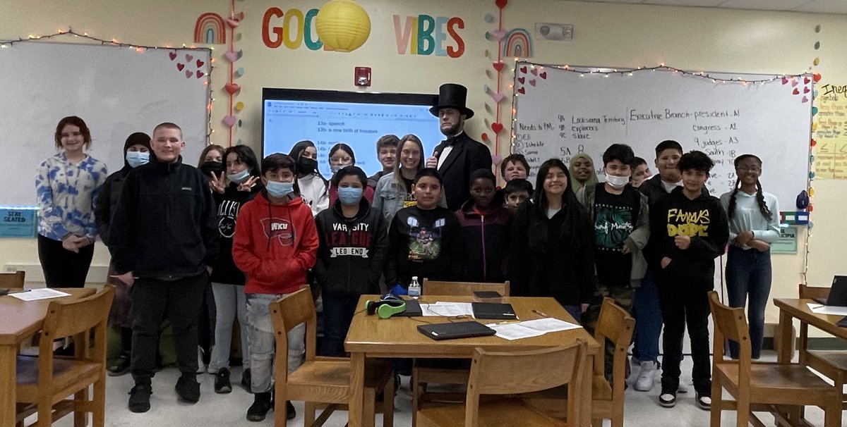 perkinsonreads's tweet photo. We might be a couple of days behind, but it was nice to have one of our very own Presidents visit us today!  Larry Like Lincoln did an amazing job of teaching my kids and staying in character!  We loved it! @Warren_Elem @MsChapman_FRC https://t.co/3hy25dBtt0