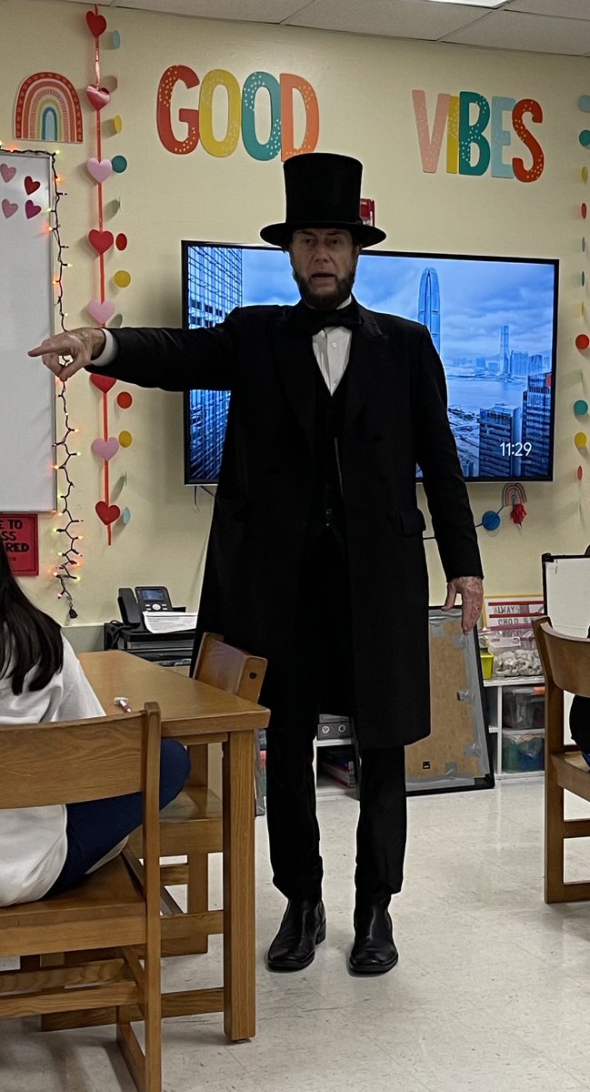 perkinsonreads's tweet photo. We might be a couple of days behind, but it was nice to have one of our very own Presidents visit us today!  Larry Like Lincoln did an amazing job of teaching my kids and staying in character!  We loved it! @Warren_Elem @MsChapman_FRC https://t.co/3hy25dBtt0