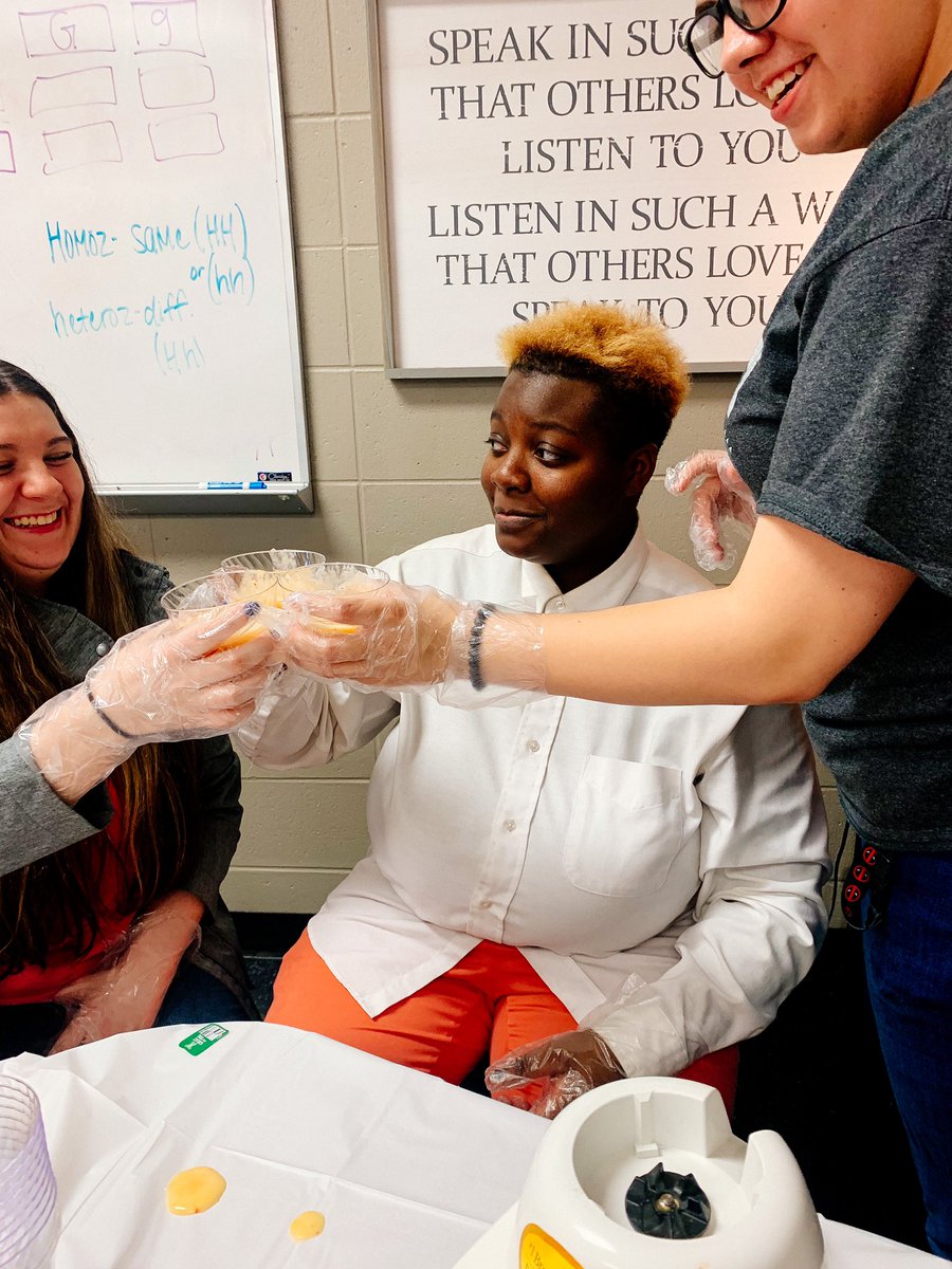 slparsons19's tweet photo. Academic success celebration combined with hands on learning 👊🏽Working on functional texts and real world application. A full kitchen in my classroom helps. These kids brighten my life 🥤🍽😄 #RealWorldLesson #CelebratingSuccess #LifeSkillsLesson #SpecialEducation https://t.co/J36bGAipLf