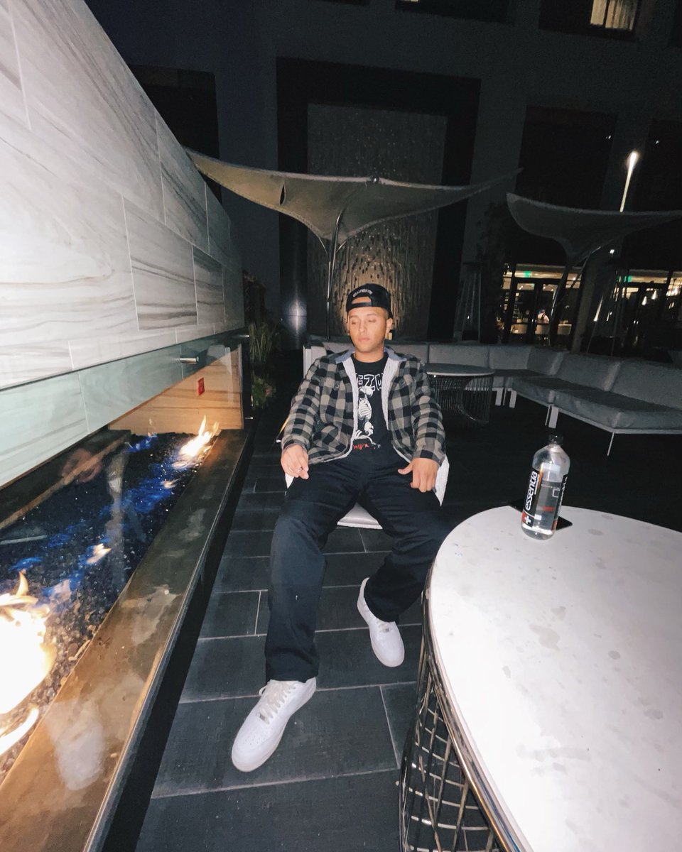OfficialFayde's tweet photo. Sunday we back🕊 https://t.co/kvVd44nsn8