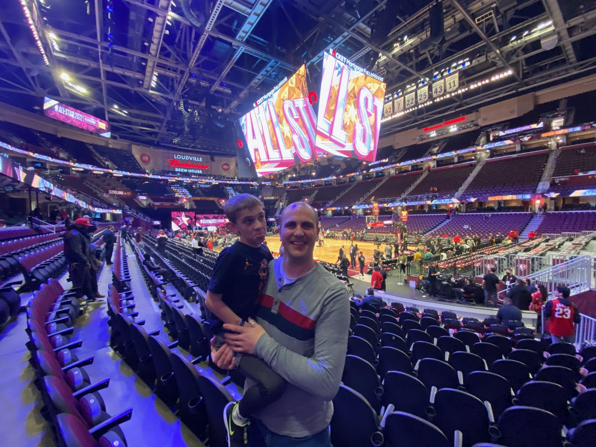 martin_rini's tweet photo. They aim to end #genticdisorders like Huntington’s and were gracious enough to include my cousin Isaac, a #FRAXA carrier, in on the action. https://t.co/Mhnd83jIFq