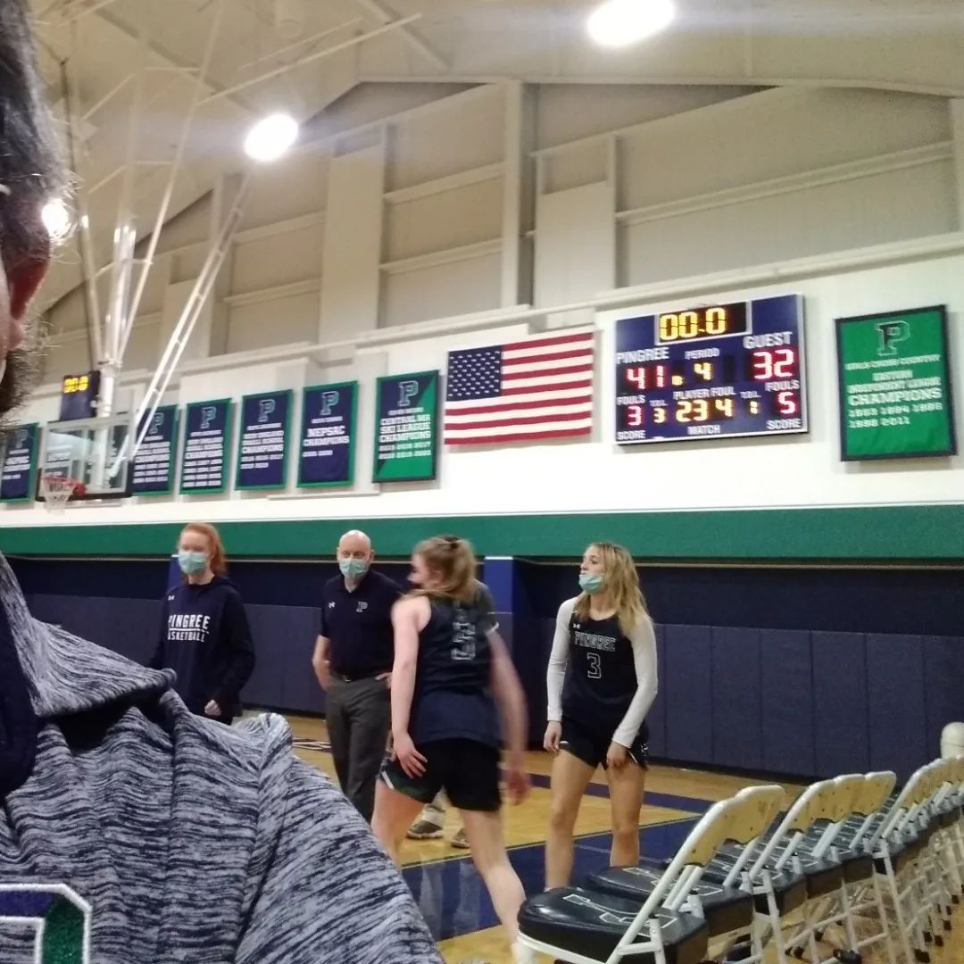 dwarfparatri's tweet photo. Fitting that my last game of the season on the PA was a win for @PingGirlsBBall vs Berwick 41-32. I was really moved that they all came over after the game to thank me for helping out this season. It was 100% my pleasure. Some amazing student athletes. #PingreeTogether https://t.co/xNbKtPuv5E
