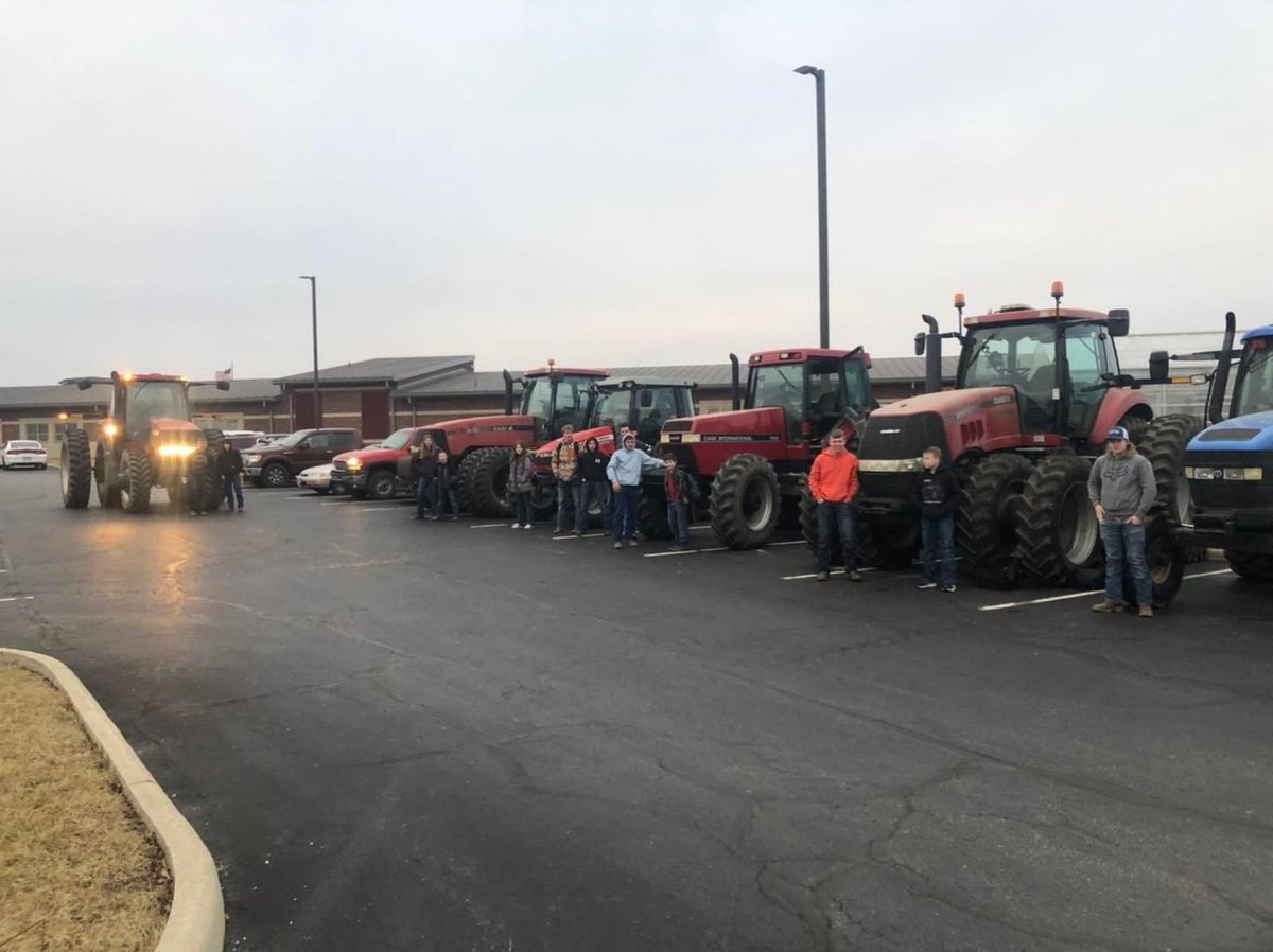 FairlawnFFA's tweet photo. Great Debate Day! A lot of red in the hallways today, and it trickled out to the Parking lot with the tractor drive in today. #ohioffa #NationalFFAWeek https://t.co/om5htXqrXq