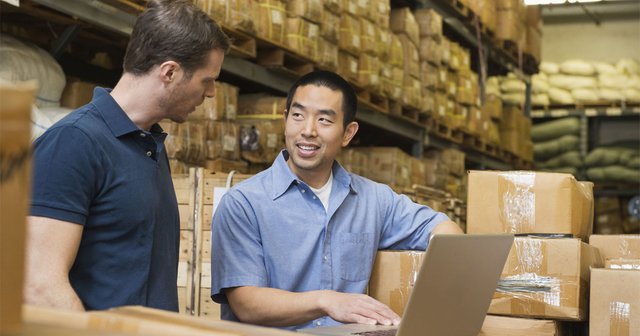 natforsyth's tweet photo. If you want to keep your inventory team from going down with the ship, don't let them track orders by hand. Automated systems are the way to go. @NetSuite has a complete guide on #inventory management here. https://t.co/voZyCwhnrZ https://t.co/qBNtGbiYaP