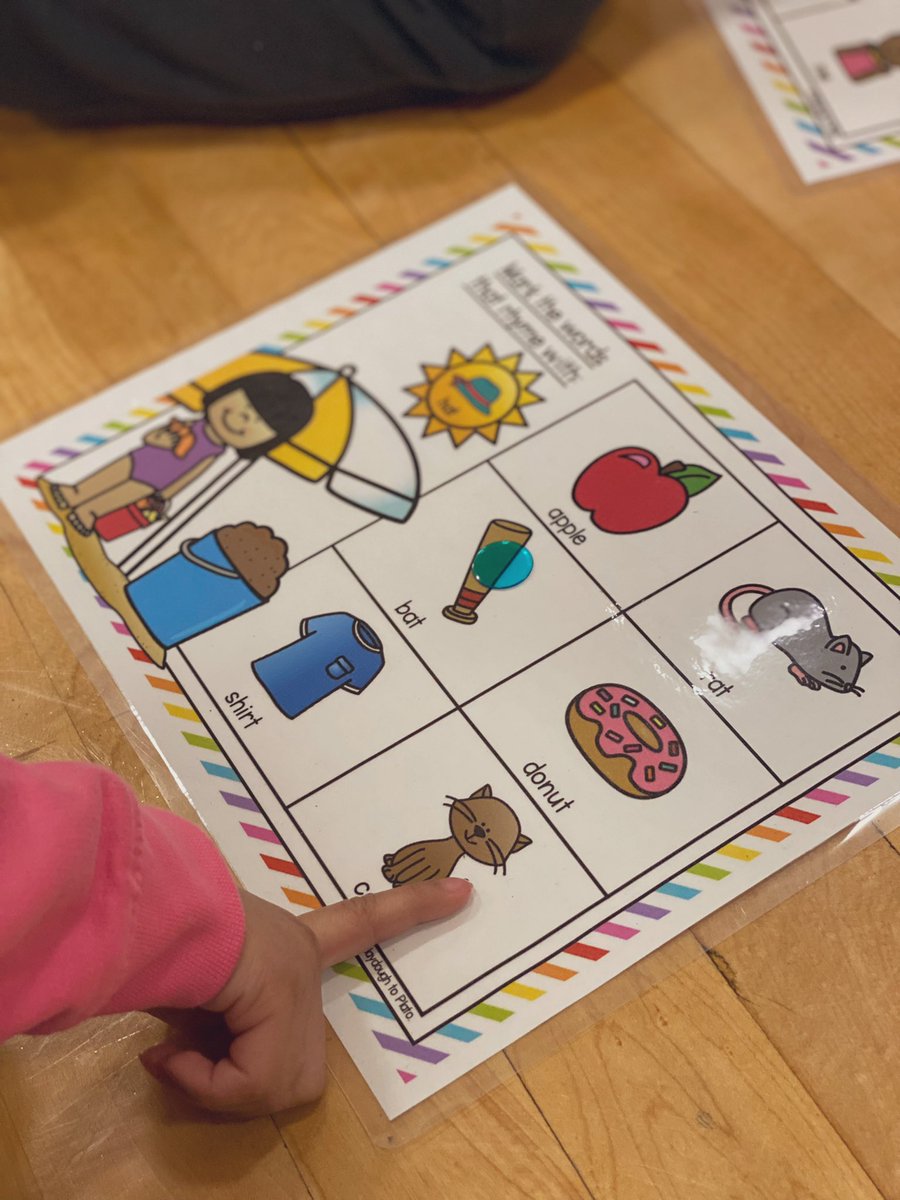 During Harkness Hour, Kinders have been working very hard to recognize and identify rhyming words. Today, students moved through different stations and worked collaboratively to practice their rhyming skills! #harknesshasheart @DHSCariolato