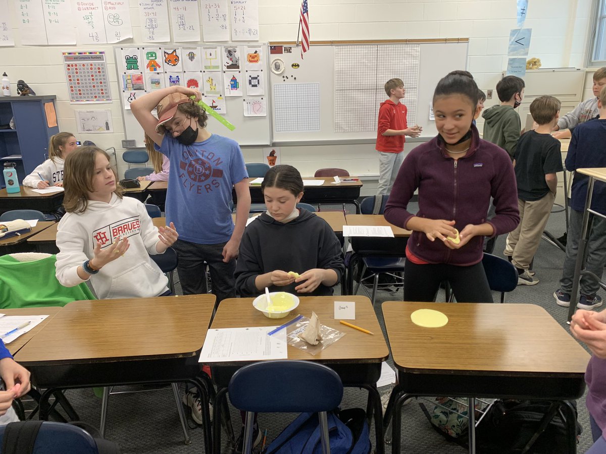 KennethDunlap1's tweet photo. Part 2 of our Slime Lab.  What happens to the stretchiness of slime when you adjust the ratio of glue to contact lens solution? https://t.co/VBNwp4OR2s