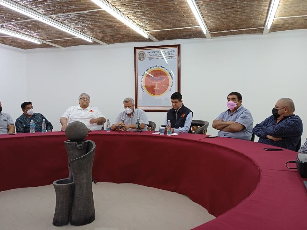 adolperezg's tweet photo. Primer reunión de preparación de  la toma de protesta del comité de la Federación de CATEM en Jalisco . @PedrohacesO @alfredbarbam https://t.co/oqdfREzmhJ