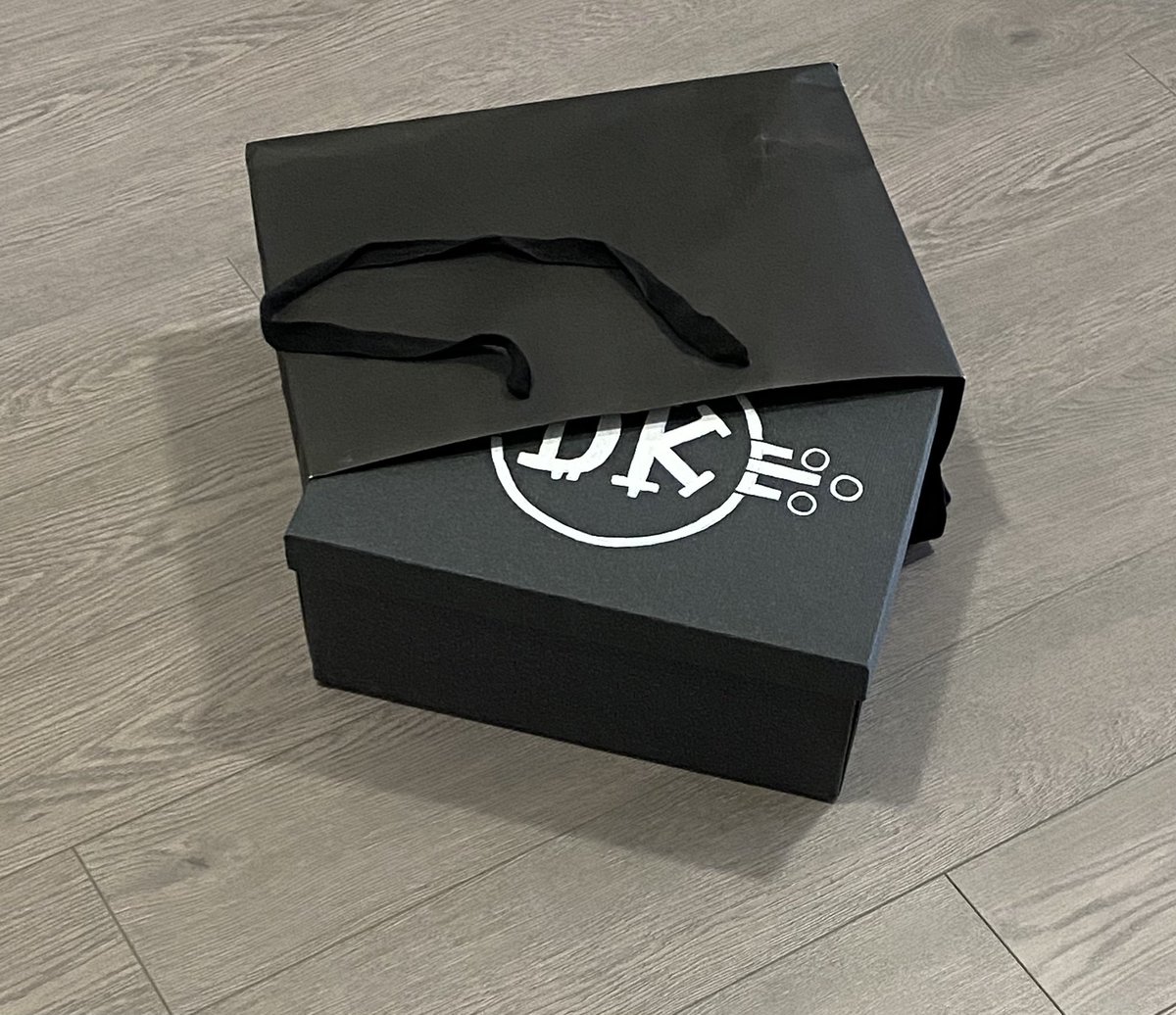 DonkeyKicksNFT's tweet photo. 👟DK FAM👟

💥 DID YOU HEAR THE NEWS? DK has made their digital masterpiece wearable in the Metaverse and in real life! YOU CAN MAKE A REAL PAIR OF YOUR NFT AND WEAR THEM! 1 of 1 in the whole 🌎 LFG FAM🔥🔥

#nft #nfts #nftart #NFTartist #NFTCommmunity #NFTProject #NFTCollection https://t.co/GDAvqdmT54