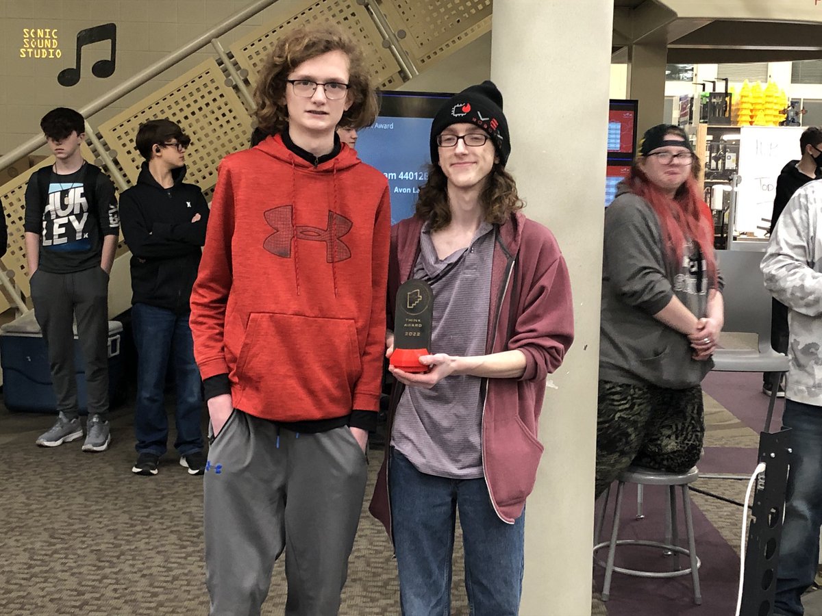ALHSRobotics's tweet image. 44012E wins Think Award and 44012D wins Create Award at Lorain County Leagues.