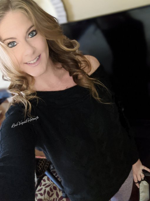 👋👋👋Hello There👋👋👋💋Wifey💋 https://t.co/IzRQ2MCOaB<a href="/tag/bossbabe"class="tags"><span>#bossbabe</span></a><a href="/tag/minesbetterthanyours"class="tags"><span>#minesbetterthanyours</span></a>