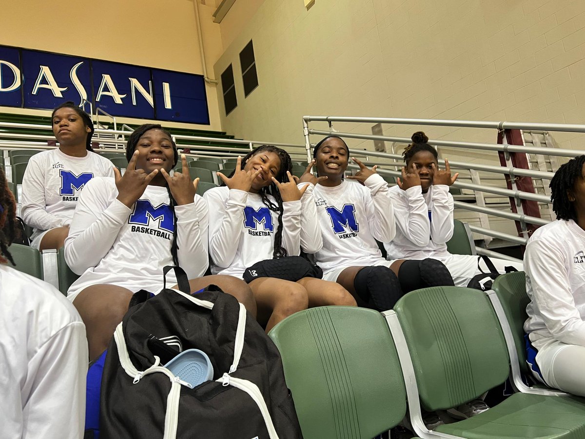 Go Lady Panthers……
Lady Panthers in the building……Ready for tonight’s matchup.. stay tune. #gobigblue #bigbluenation#