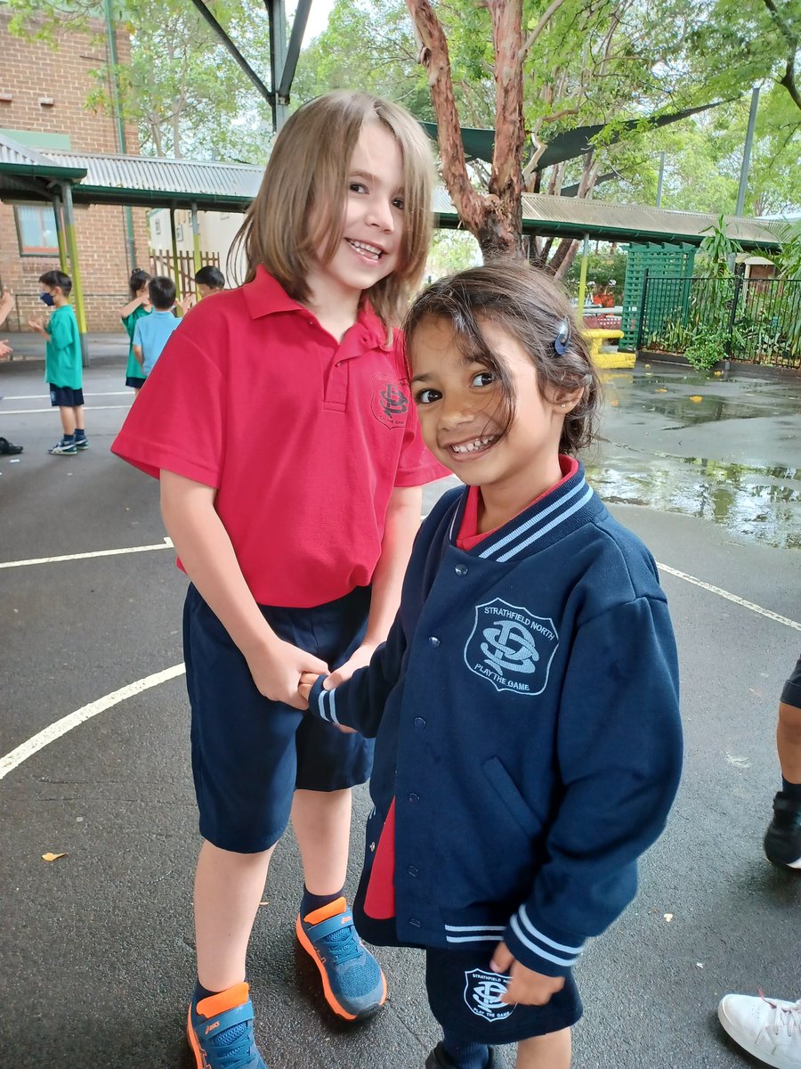 SNPSnews's tweet photo. Alex (Echidnas) and Asiyah (Quokkas) enjoyed participating in Kindergarten sports activities this morning. What great friends! ๐ #snps #inclusiveclasses #sport #cooperation #friends #lovewhereyoulearn https://t.co/ao3J8GhCgN