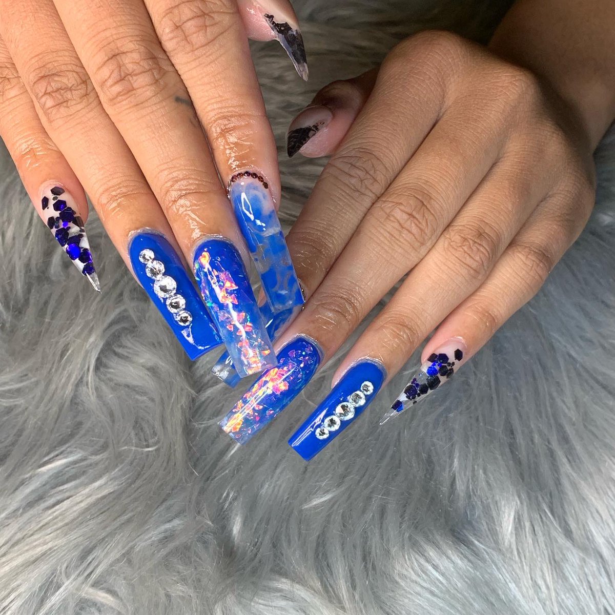 _amiyadabrat's tweet photo. Blue freestyle ๐๐ #uwg #uwgnails https://t.co/3UIHyDtxlV