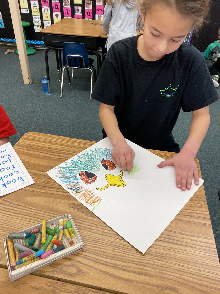 arielsandvik1's tweet photo. Today we made these fun art projects! #MakeADifference https://t.co/zmz8MhSSx0