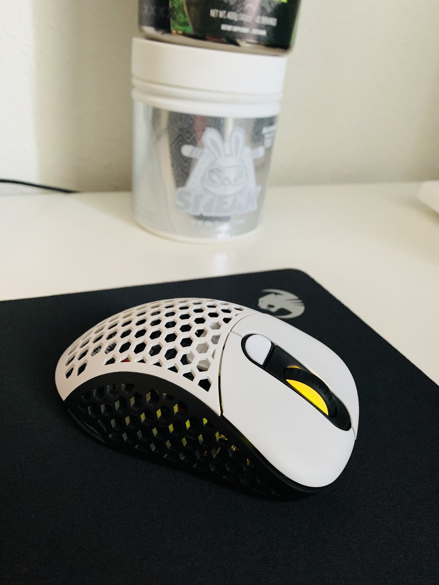 alanalvarrezz's tweet image. best mouse i ever used ❄️ @PwnageOfficial #pwnage