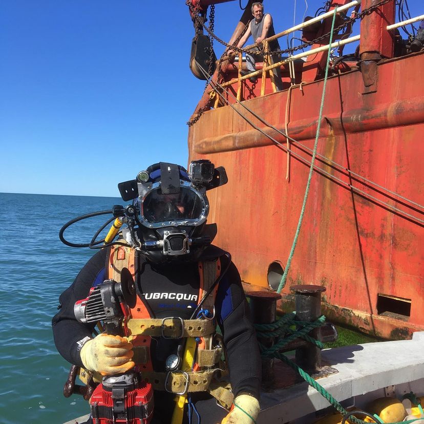 NemoPowerTools's tweet photo. Tough Tools for Tough Jobs! #nemopowertools #anglegrinder #toolsofthetrade #underwater #divelife https://t.co/7rDKIxhsPr