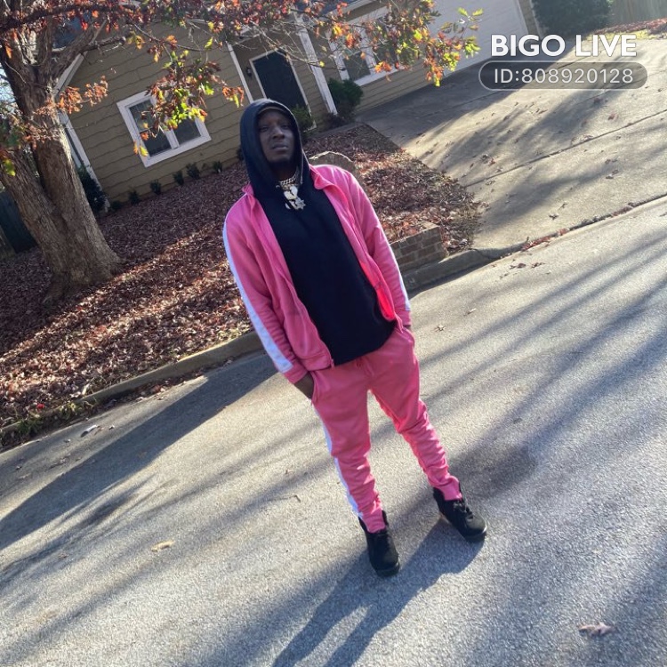 OTRDGDADON's tweet photo. Come and see Road to 1 ⭐️ streaming live on #BIGOLIVE and make new friends! 
https://t.co/MEAwdQDdiR https://t.co/kwcozsajdD