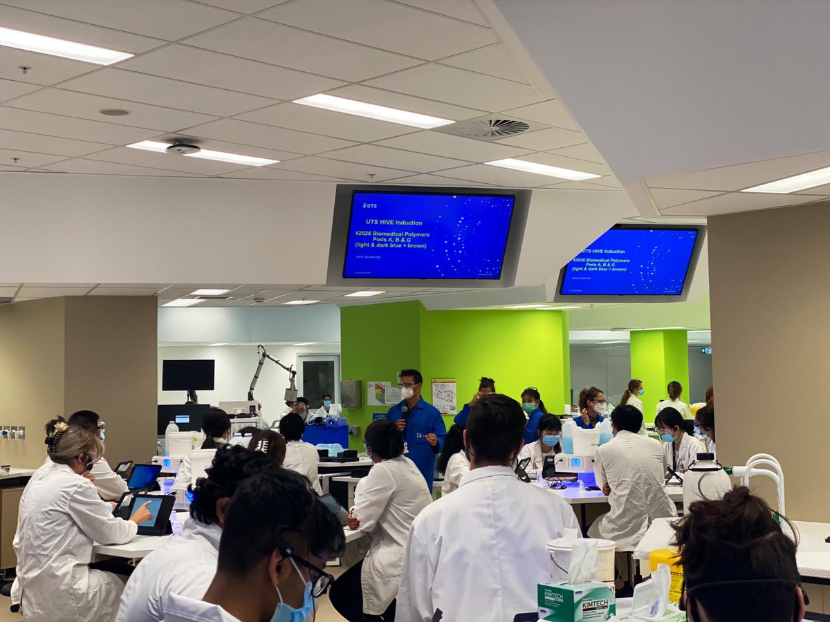 carmine_3Dheart's tweet photo. Fantastic beginning of semester for @UTSEngage students with our first lab experience for #biomedicalpolymers. Full class, lots of questions (including “can we see the bioprinter?”), and one of the highlights was a student commenting “this is so cool, I want it to be my career!” https://t.co/bsRGIAx8Mp