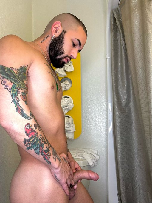 Wakey-wakey https://t.co/Hq8bNkXgF4