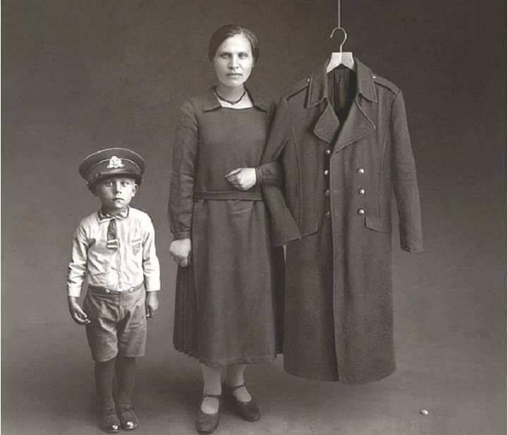 Savaş zenginler için fırsat generaller için rütbe fakirler için ölümdür..
Savaş İnsanlık Suçudur!
Savaşa Hayır!
#Ukraina #Kiev