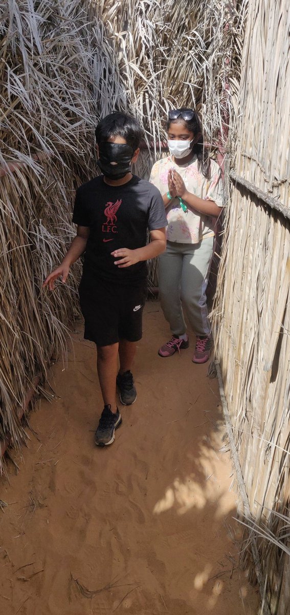 DESSyear5's tweet image. Can they come out of the maze? #teamwork #nonverbalcues #maze #dessyear5 @AdventureCUAE