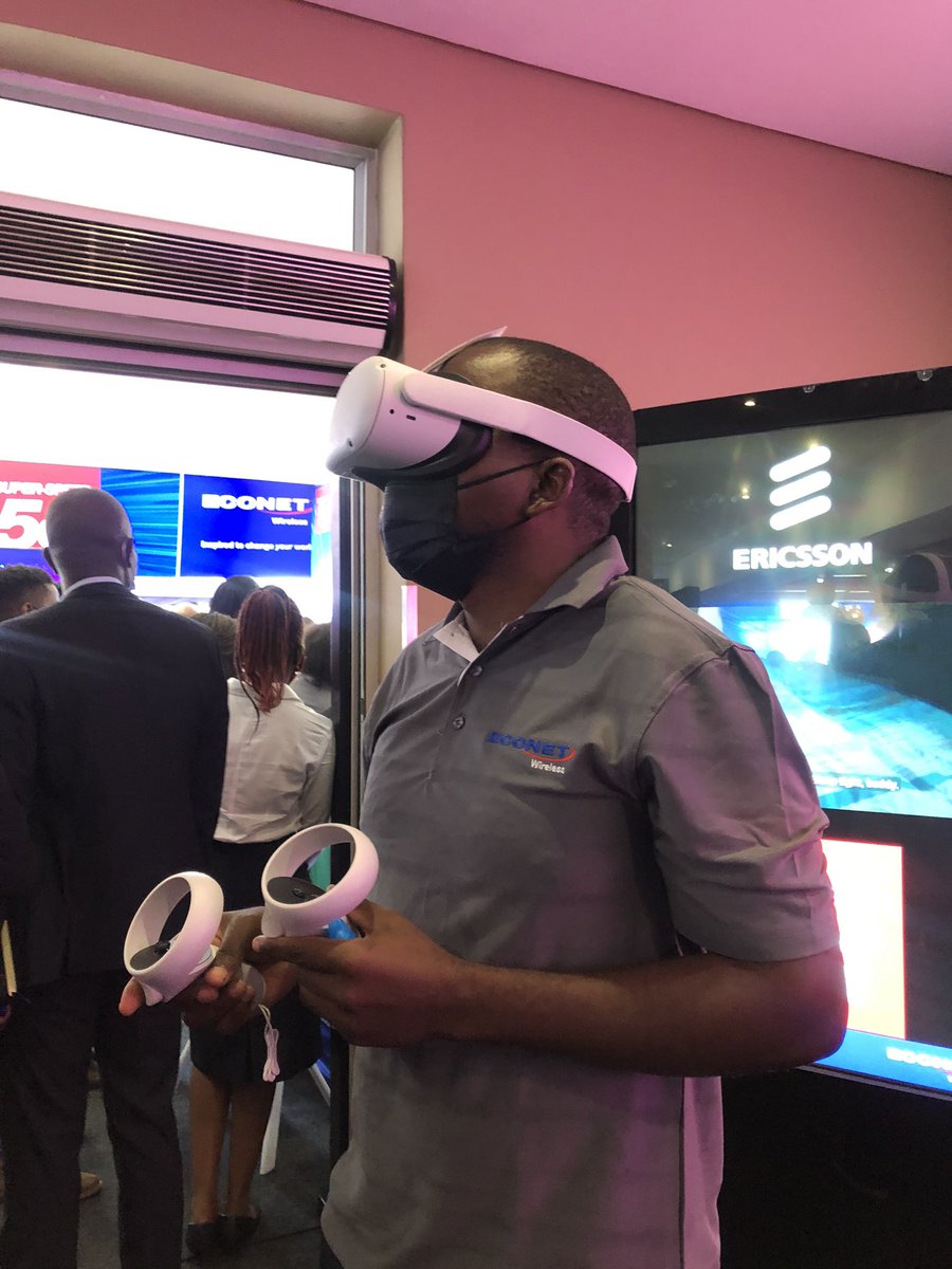 ZiFMStereo's tweet image. Team Ignition is broadcasting live from the SuperSpeed 5G launch powered by @econetzimbabwe 

Hi 5 👋, HELLO SPEED 😍

Get instant internet access at a speed 20 times faster than 4G.

#Puttingyoufirst
#Superspeed
#LiveTheDifference
#IAmDigital