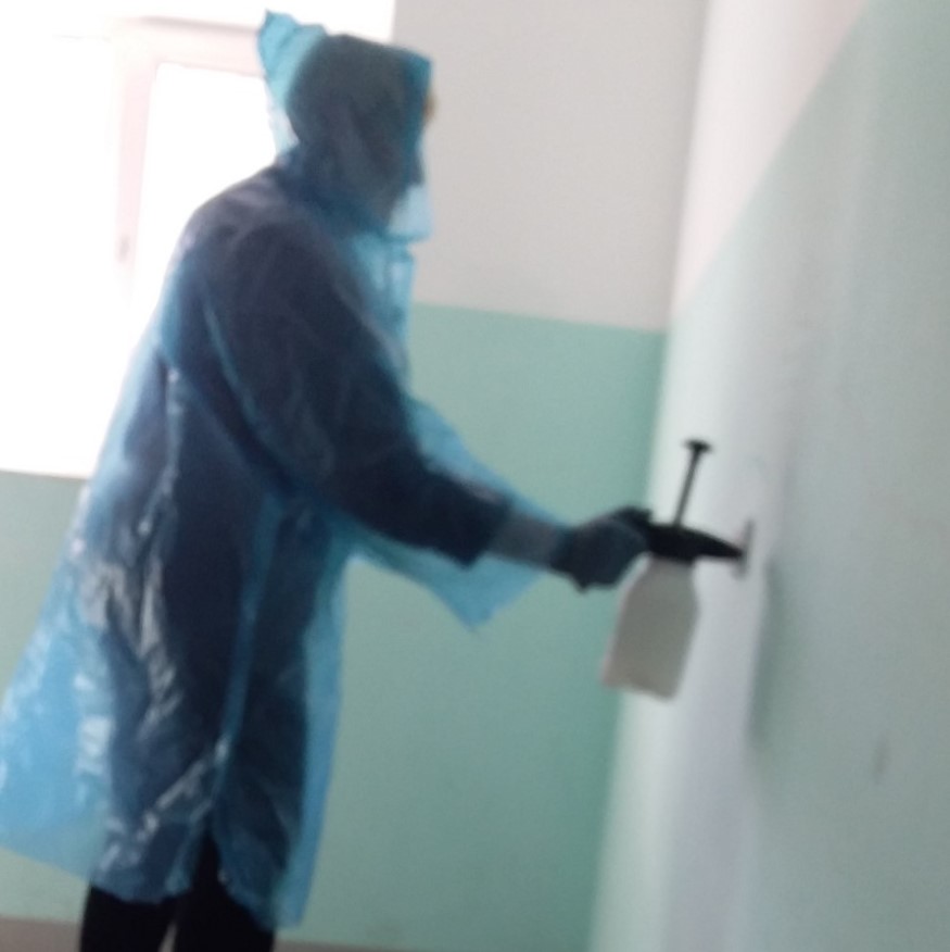 В целях обеспечения санитарно-эпидемиологического благополучия населения в связи с распространением коронавирусной инфекции,  в МКД мкрн. Крутые Ключи проводится ежедневная дезинфекция мест общего пользования.