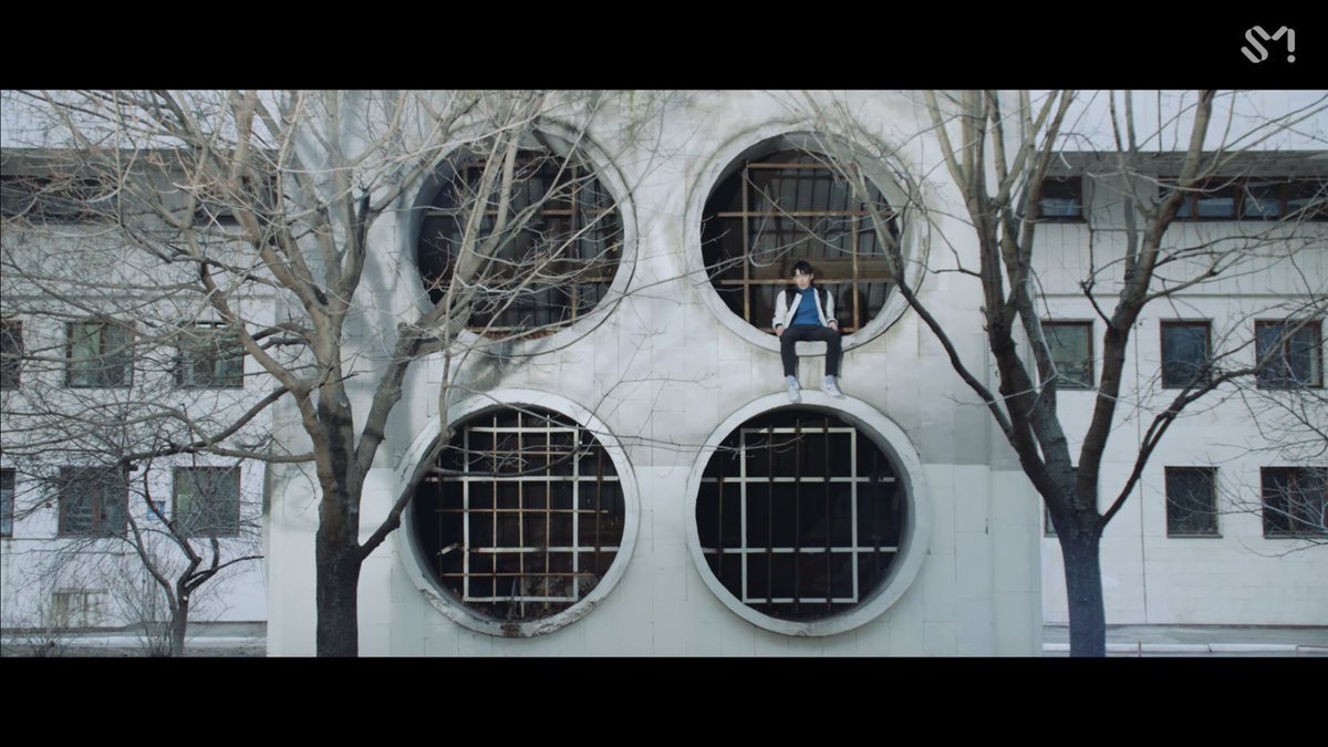 ___1000ml's tweet photo. NCT UのBossとBaby Don't StopのMV撮影地はウクライナのキエフだったはず。 どうか、多くの人の命が守られてほしい。 https://t.co/TSciZzDAM2