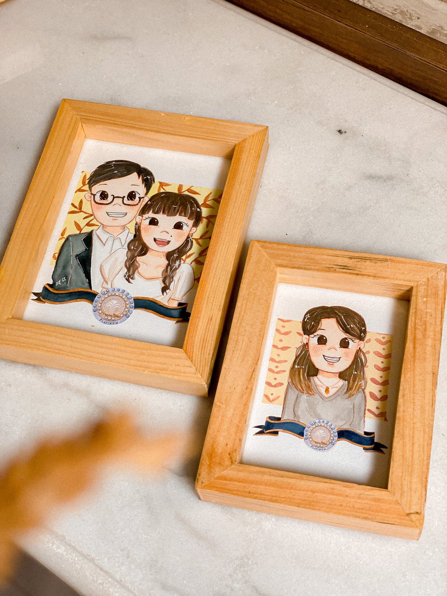 ellrucchi's tweet photo. Hi all!🌻
Aku jualan custom watercolor portrait ala cute gitu. Semua ordernya handmade plus pigura. Ada berbagai size juga 🌝
Cocok buat kado wisuda, ultah, anniv, apa aja bisa hehe ✨

Feel free to check on my insta: 
https://t.co/iNYpXXeqUr

Shopee:
https://t.co/CWBc74s7eM https://t.co/h1Lil5dRd3