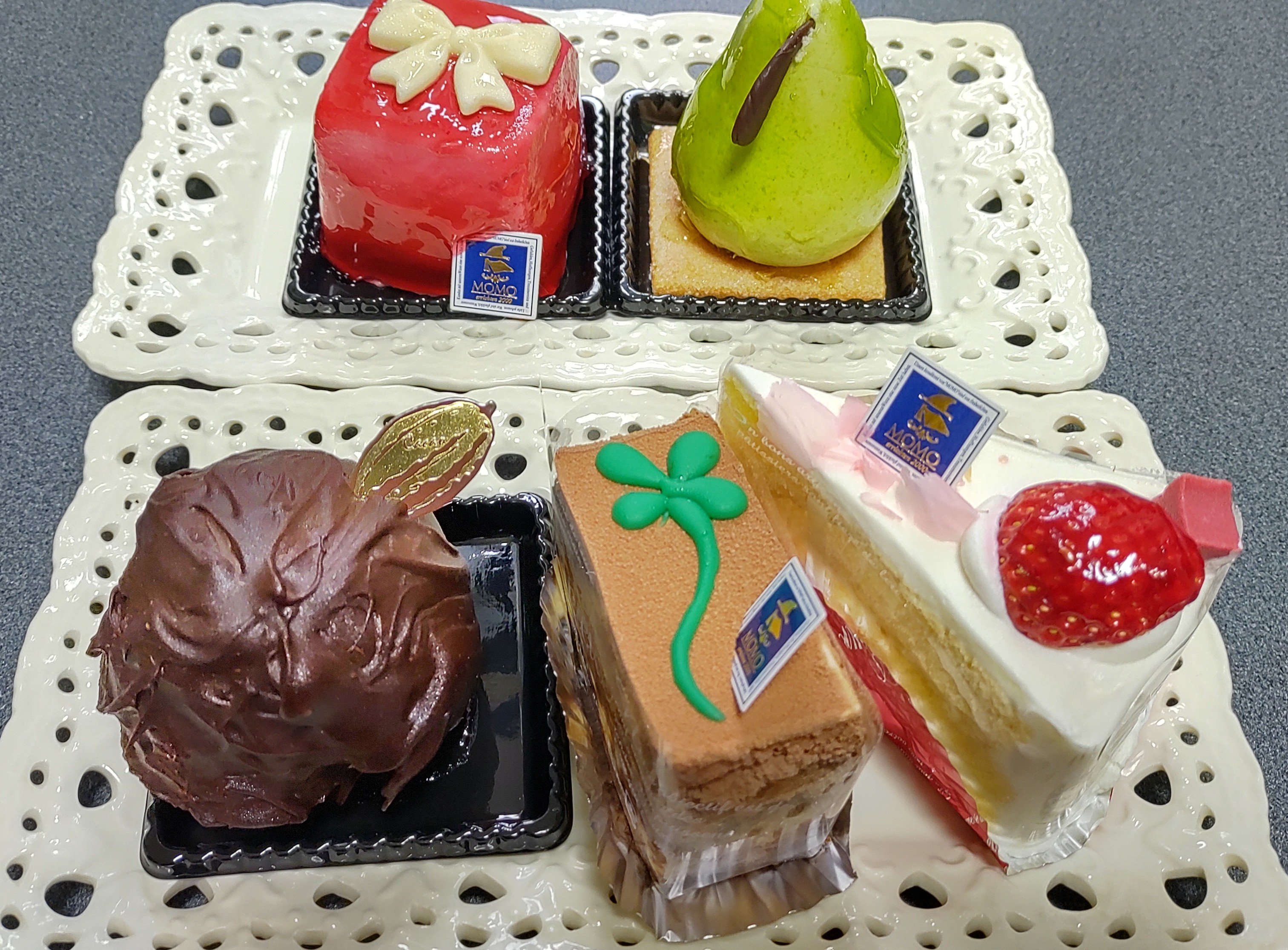 تويتر デル ソーレ日田 على تويتر こんにちは はるちゃんです 休みの日に熊本に馬刺しを買いに 行ったついでに寄った公園 くそださポーズでごきげんな私 ケーキは旦那の誕生日に会社の人に 貰ったやつ ショートケーキ以外は私が 美味しく食べました