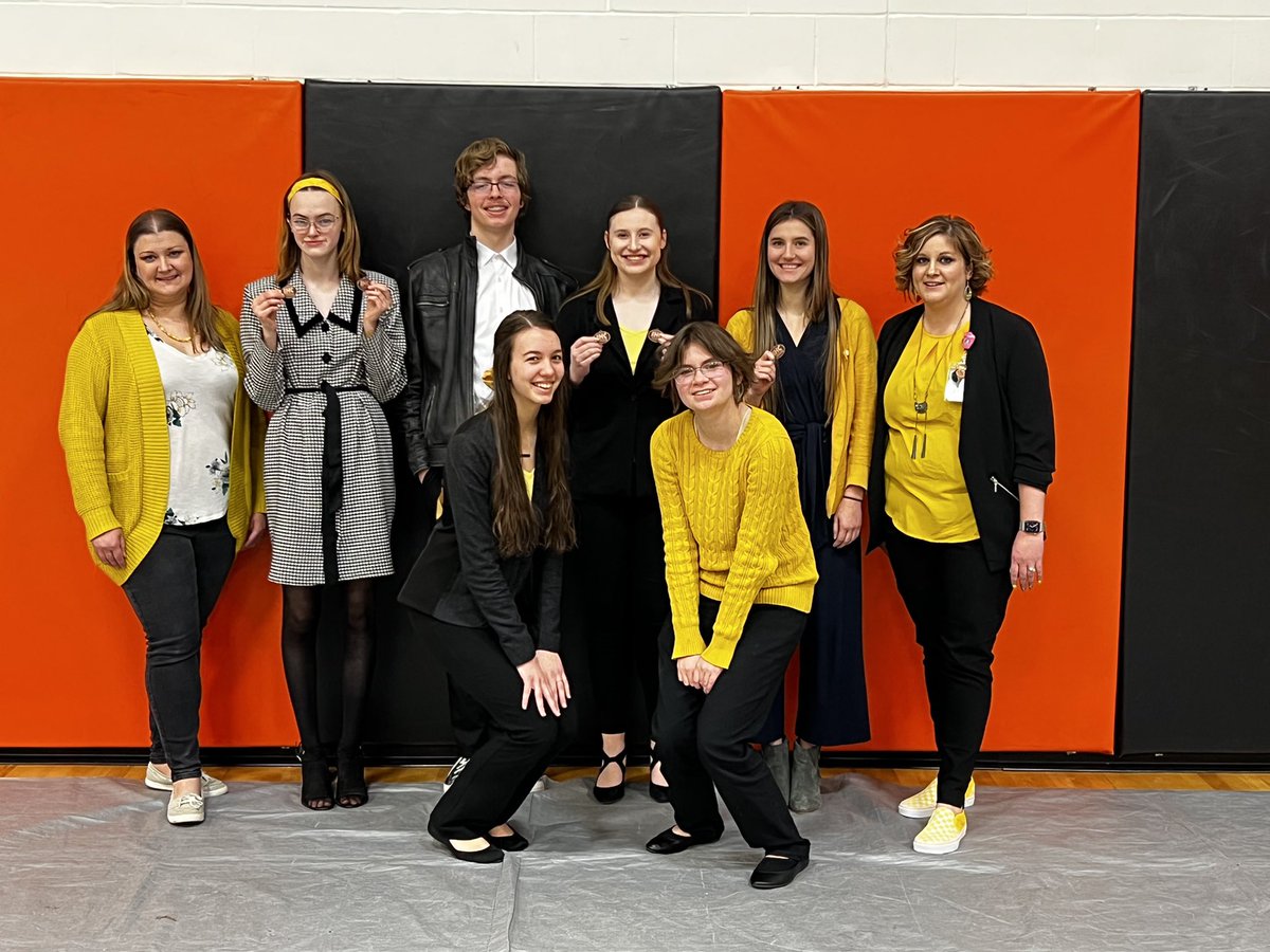 SCSActivities's tweet photo. EHC West Division

 ◦ Faatimah Kouatli- 6th place in Informative and 4th place in Persuasive. 
 ◦ Shelby Jenkinson 5th place in Poetry and 5th place in Persuasive. 
 ◦ Audra Melcher 4th in Serious Prose. 

Placed 5th as a team

#MustangPride🐴📚 https://t.co/HSwM8g4H1K