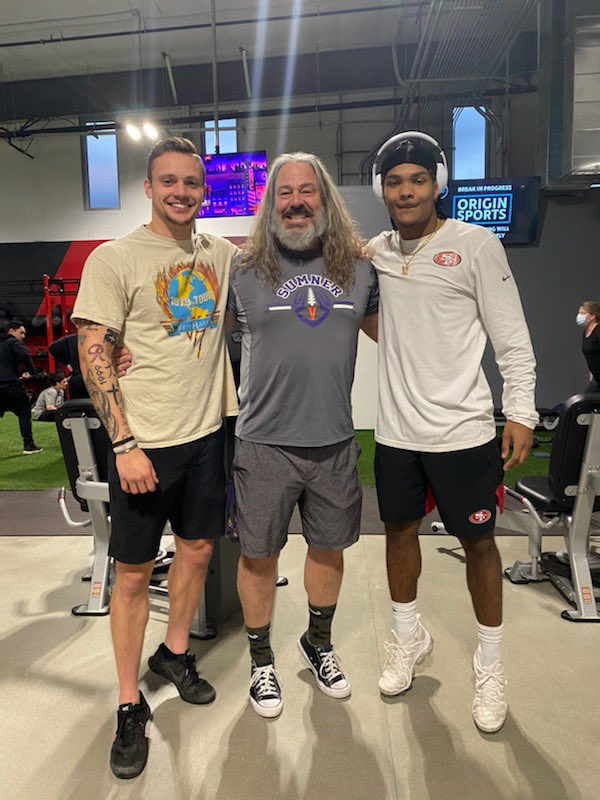 Ran into these Sumner Legends today. <a href="/ConnorWedington/">Connor Wedington</a> <a href="/rainwater_tyson/">Tyson Rainwater</a> #SpartanNation
