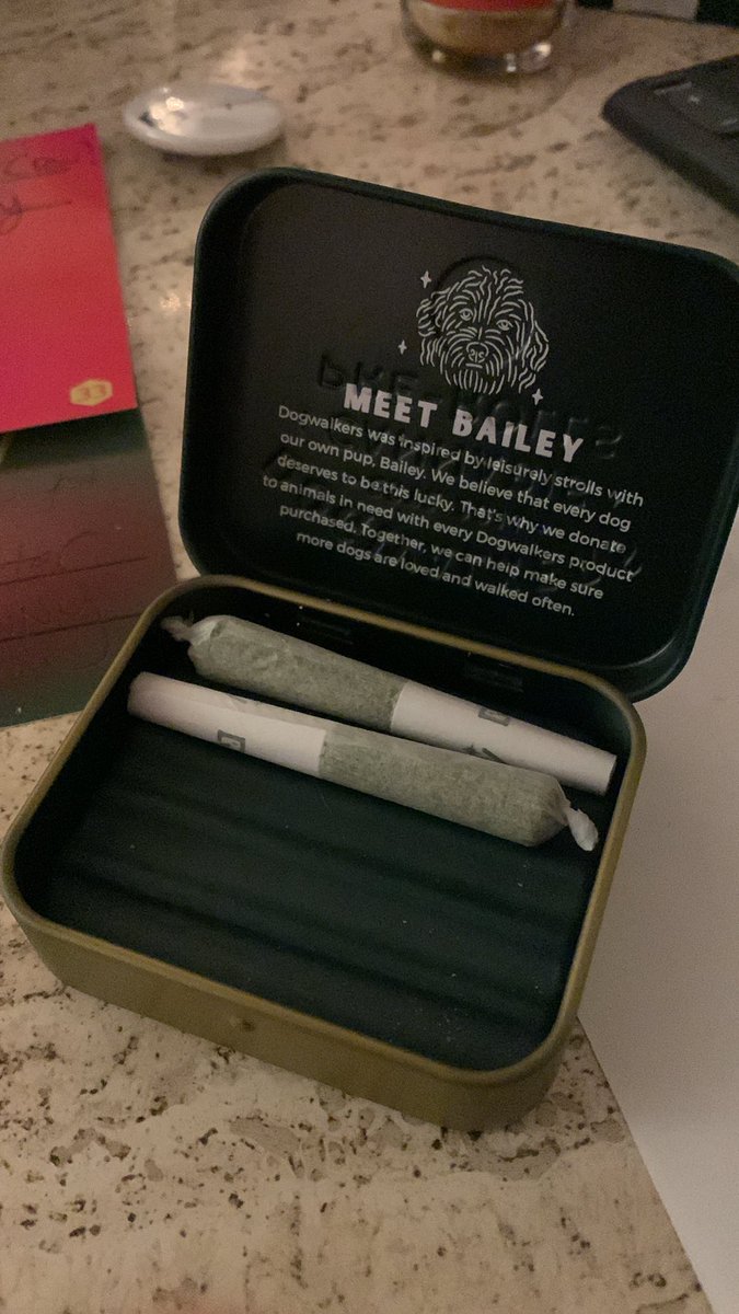 JohnnyKeyz82's tweet photo. When you thought you only had one left but you came home to two ๐That just made my whole commute in the freezing cold worth it! ๐ฟ๐ฎโ๐จ๐จ๐จ๐จ#cannabis #joint #medicalmarijuana #medicalcannabis #lotsofuses https://t.co/JfyzQMAYn1