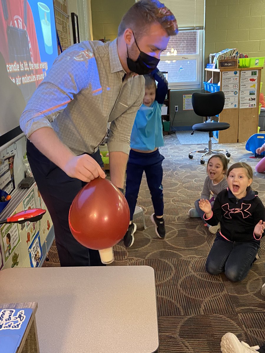 scbolin's tweet photo. Science inquiry is so exciting! #heatsources @KBElementary https://t.co/iAUlg9yLtN
