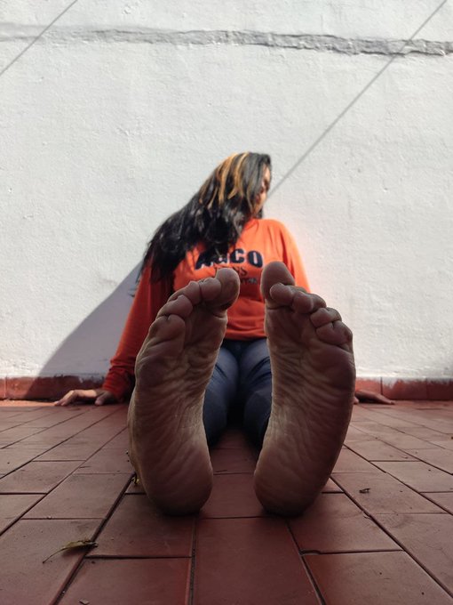 y si le ponemos  nombre a cada arruguita? 🔥💋👣😈 #sexyfeet #FootFetish #feet #feetmodel #feetlovers #feetfetish<a href="/tag/sexyfeet"class="tags">#sexyfeet</a><a href="/tag/footfetish"class="tags"><span>#footfetish</span></a><a href="/tag/feet"class="tags"><span>#feet</span></a><a href="/tag/fetish"class="tags"><span>#fetish</span></a><a href="/tag/feetlovers"class="tags"><span>#feetlovers</span></a><a href="/tag/toes"class="tags"><span>#toes</span></a><a href="/tag/prettyfeet"class="tags"><span>#prettyfeet</span></a>