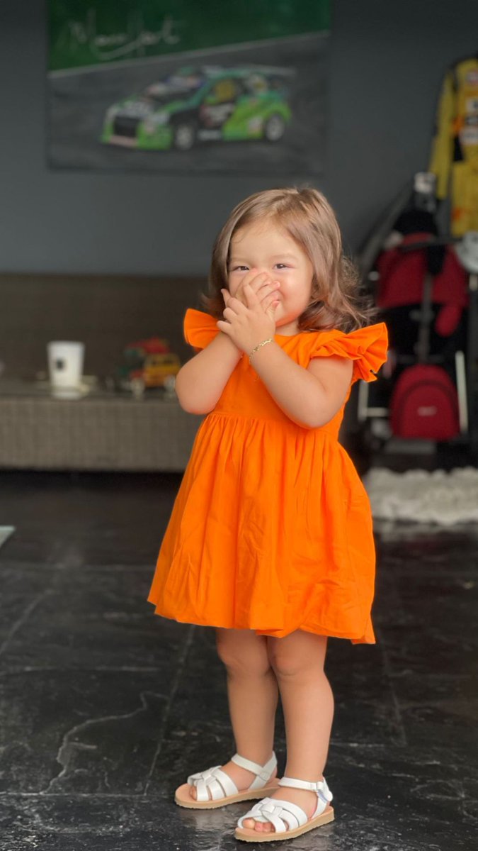 Solo paso a dejar una dosis de Lara 🍊❤️