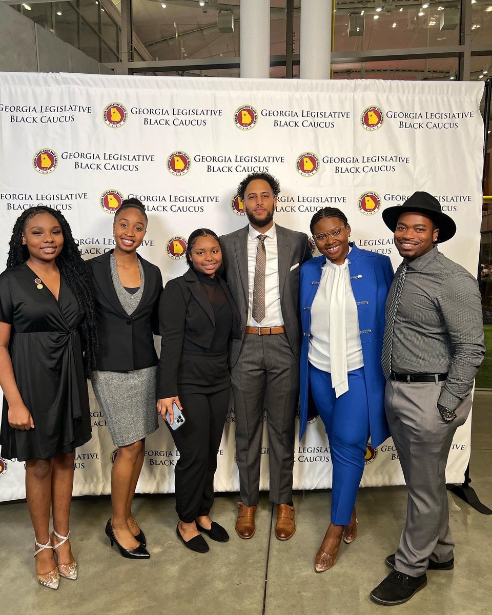 Allison Hunter tweet media