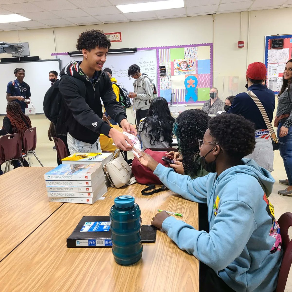 7011patriots's tweet photo. #Patriotnation Today we paid a visit to all the Cambridge students at @mlms.students and invited them to a Cambridge Spaghetti Dinner to learn more about our wonderful Cambridge program. Can't wait to meet all the future Patriots next week! #cambridgeprogram #specialinvite https://t.co/8f04Q2injD