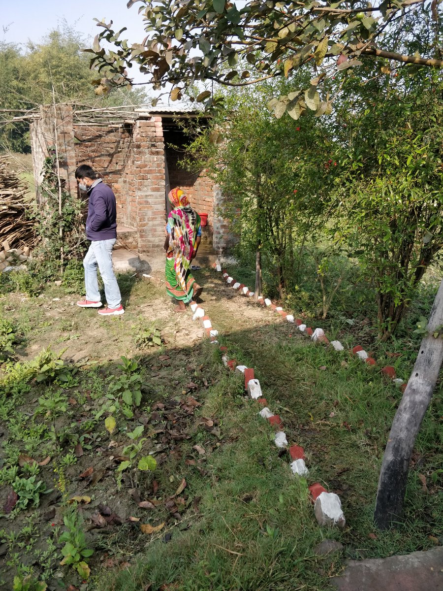surajrb87's tweet photo. #schoolwash discussion with school students visit to #trenchingsite https://t.co/IL6W6YvZfJ