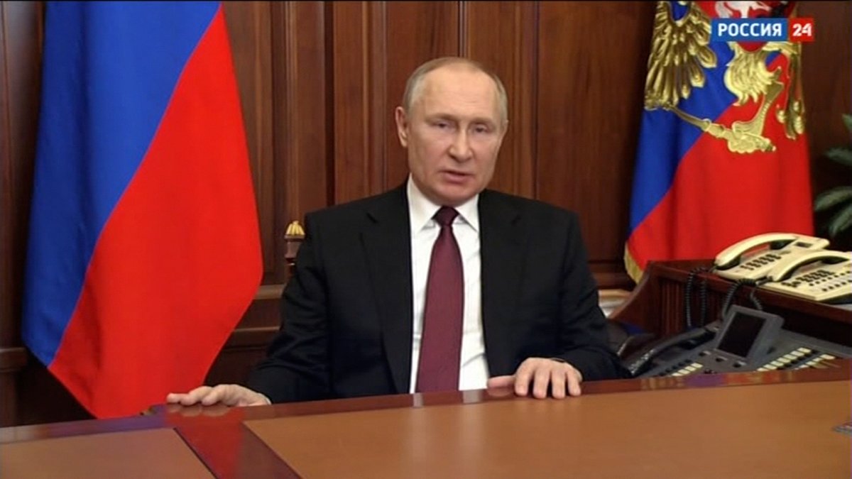 CNNEE's tweet photo. ÚLTIMA HORA: Putin anuncia una operación militar especial para proteger Donbás
https://t.co/ot8FFV33Lf https://t.co/8qeP5gZwnx