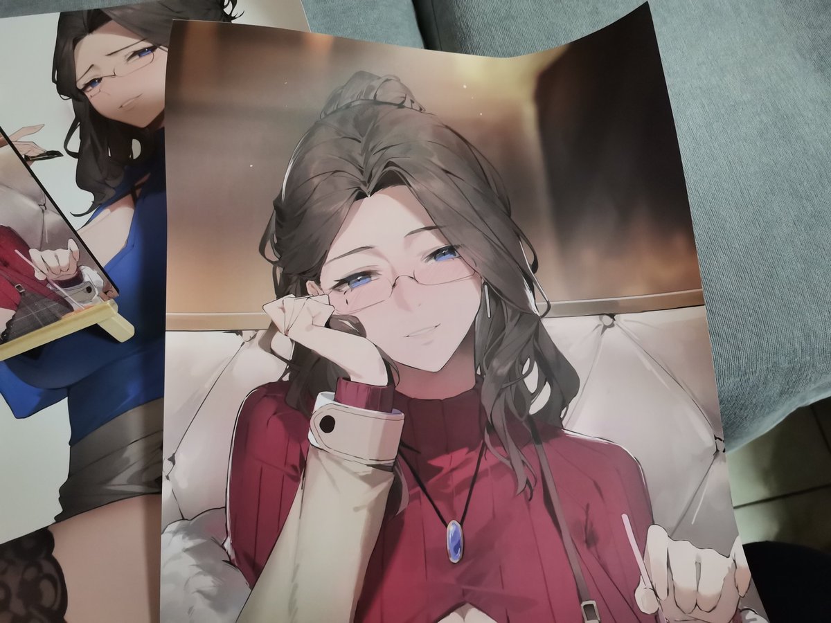 Hello guys, my shop is open now. You can buy my merch here:https://t.co/6kb6DVNlwc🥳And there will be more to come! These products are available all over the world 